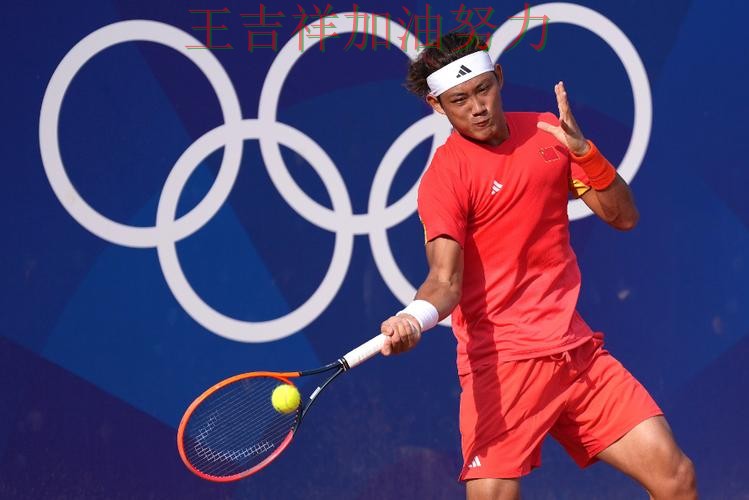 张之臻在羽毛球公开赛中单场高分成为全场焦点 成为赛后讨论的焦点